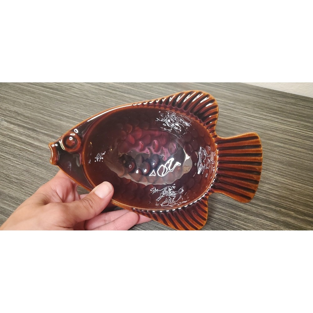 Made In USA MCM Retro Brown Fish Bowl 8" Detailed Scales / Fins Glazed